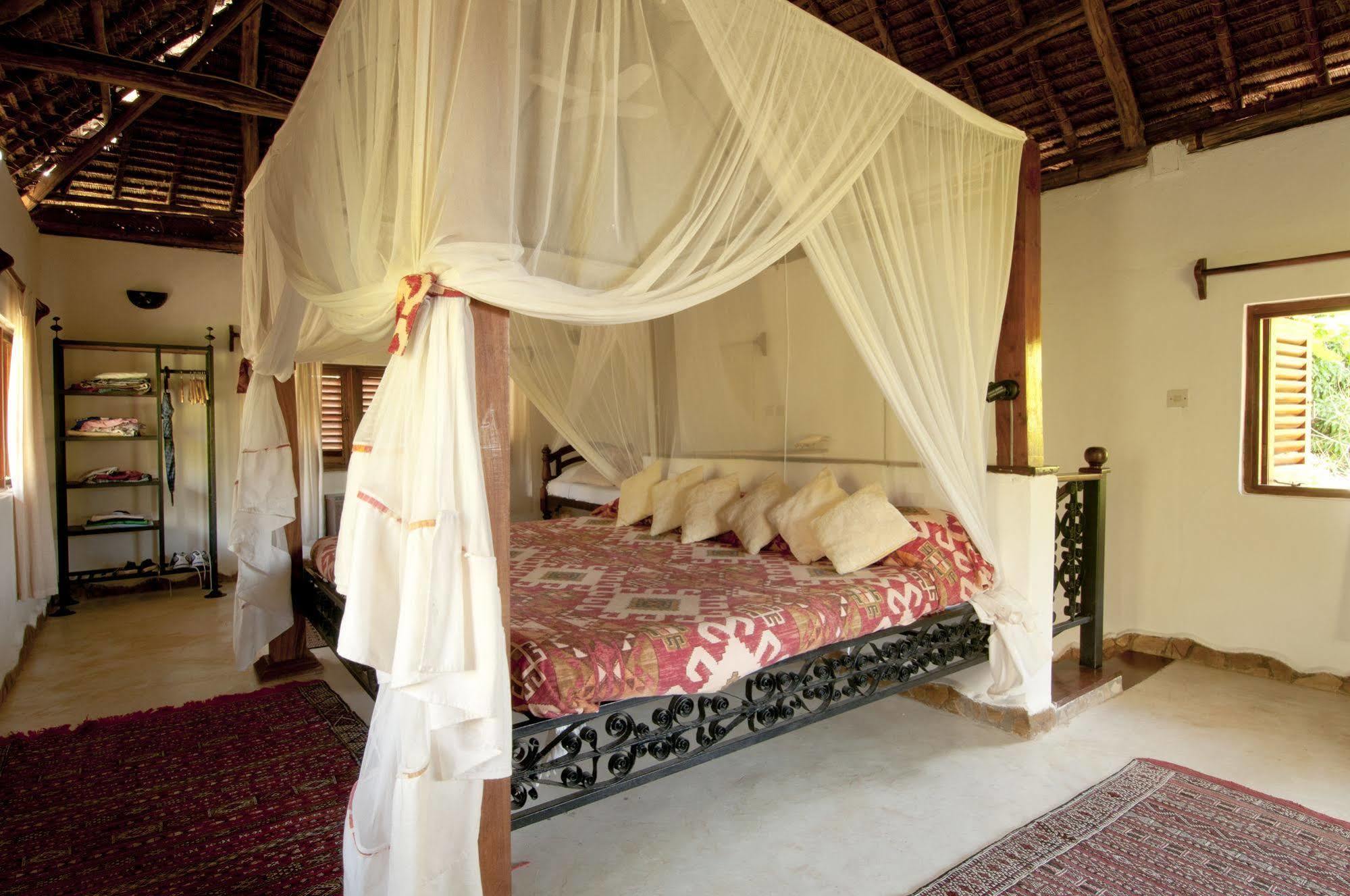 Kinasi Lodge Utende Dış mekan fotoğraf