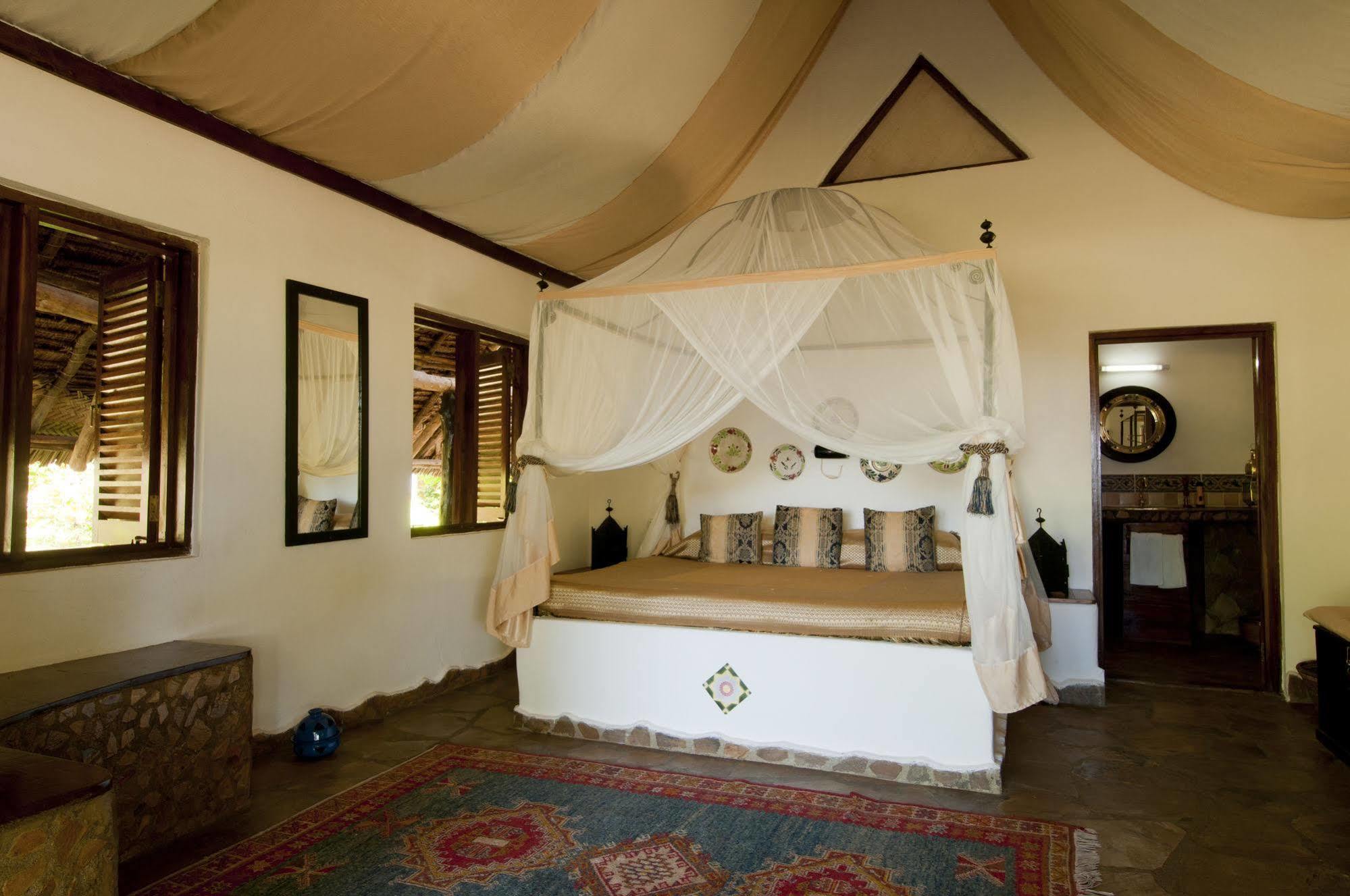 Kinasi Lodge Utende Dış mekan fotoğraf